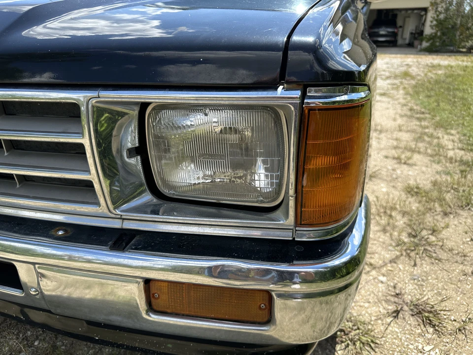 1988 Toyota Hilux 4th Gen - Image 11 of 31