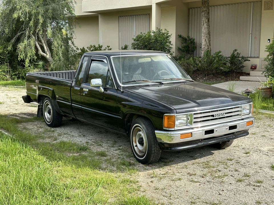 1988 Toyota Hilux 4th Gen - Image 2 of 31