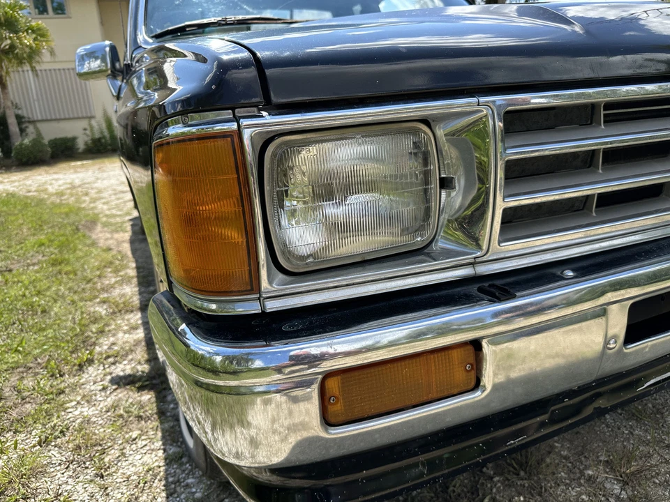 1988 Toyota Hilux 4th Gen - Image 12 of 31