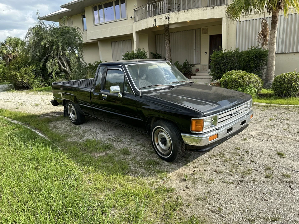 1988 Toyota Hilux 4th Gen - Image 3 of 31