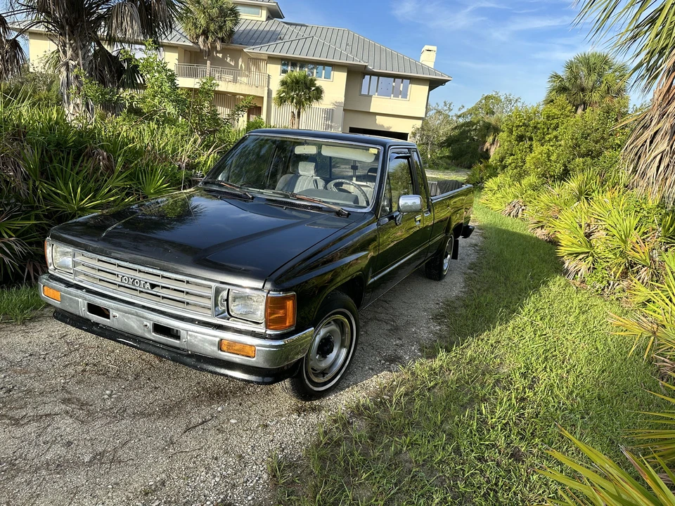 1988 Toyota Hilux 4th Gen - Image 4 of 31