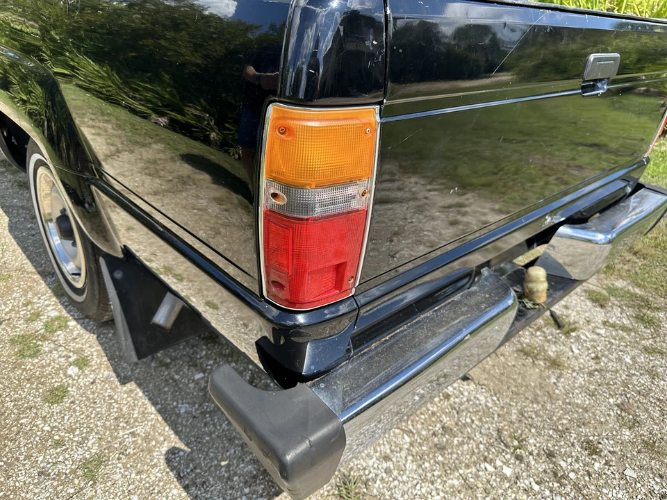 1988 Toyota Hilux 4th Gen - Image 15 of 31