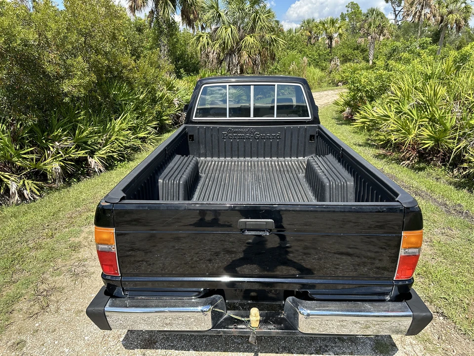 1988 Toyota Hilux 4th Gen - Image 17 of 31