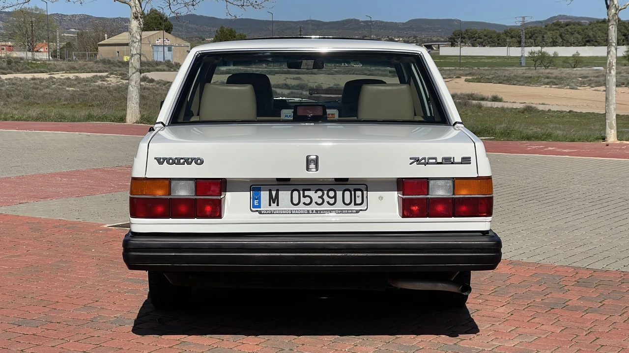 1988 Volvo 740 - Image 7 of 31