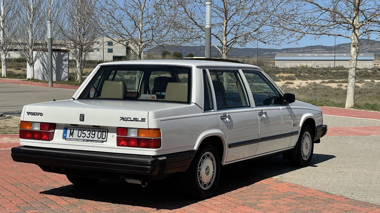 1988 Volvo 740 - Image 8 of 31