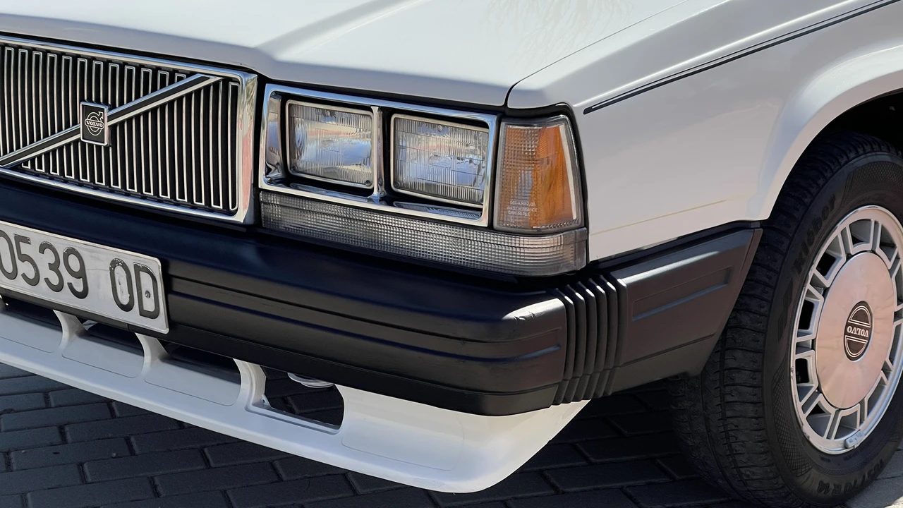 1988 Volvo 740 - Image 13 of 31