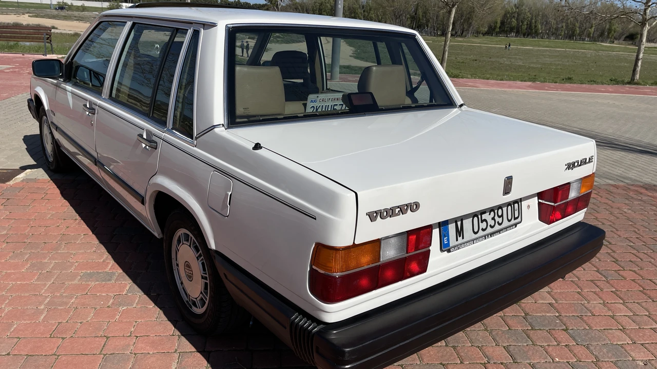 1988 Volvo 740 - Image 27 of 31
