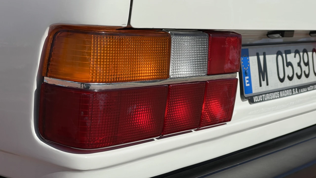 1988 Volvo 740 - Image 25 of 31