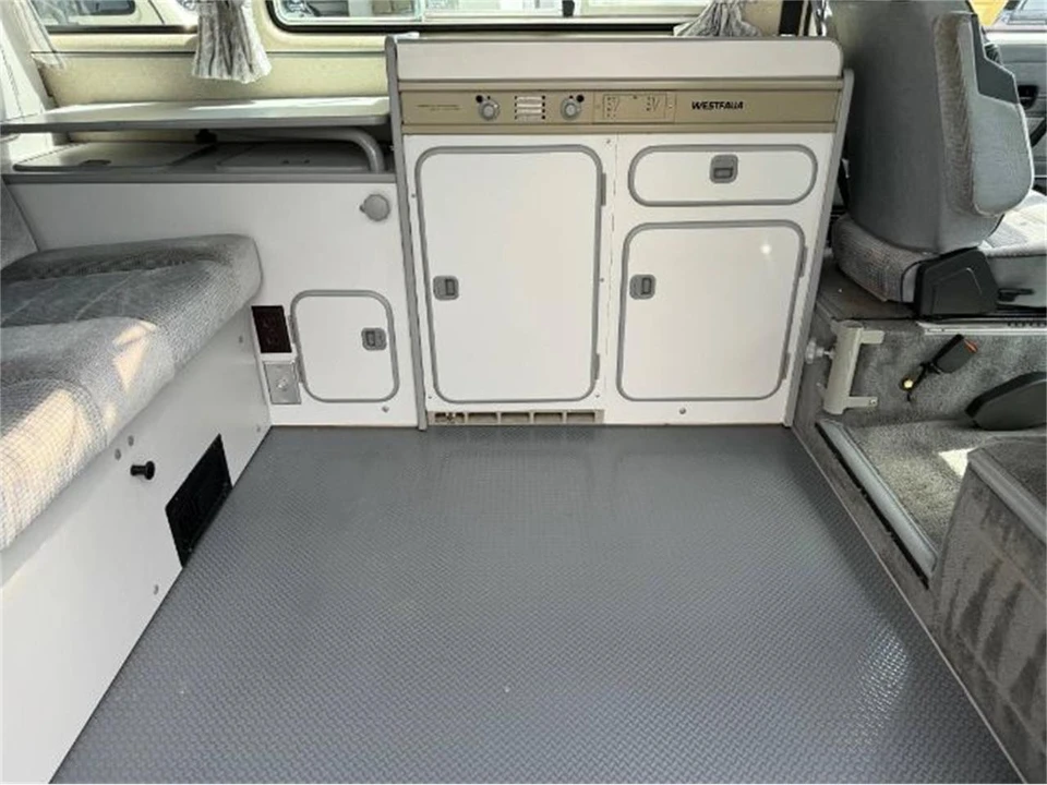 1988 Volkswagen Vanagon - Image 10 of 17