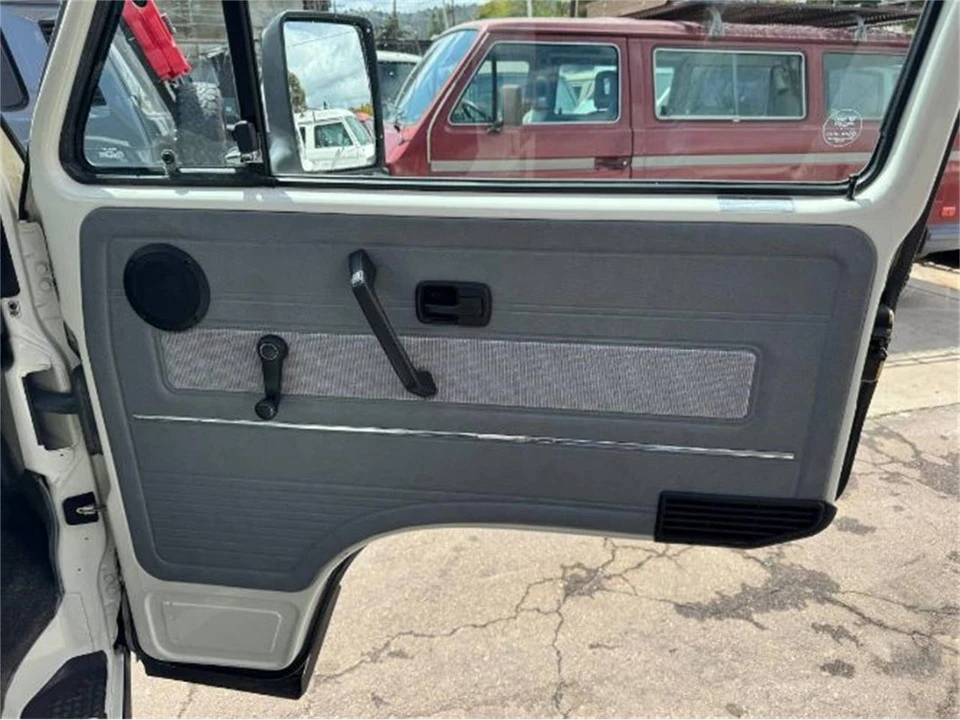 1988 Volkswagen Vanagon - Image 9 of 17