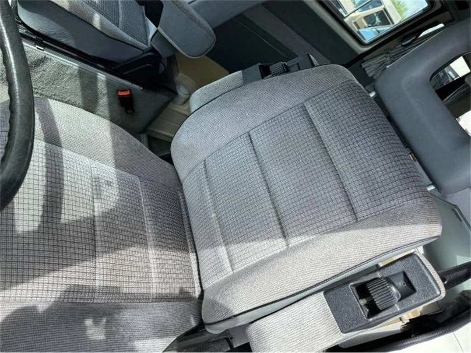 1988 Volkswagen Vanagon - Image 15 of 17