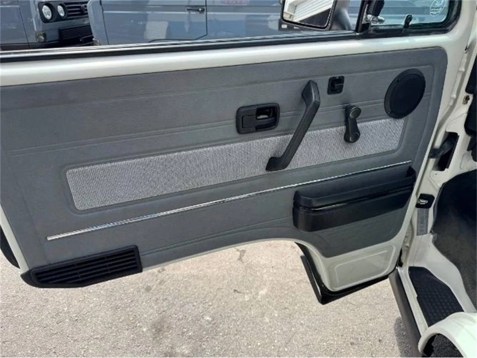 1988 Volkswagen Vanagon - Image 16 of 17