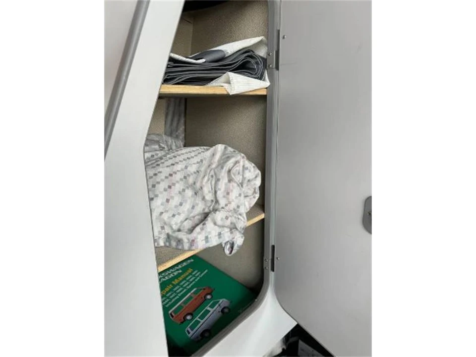 1988 Volkswagen Vanagon - Image 12 of 17