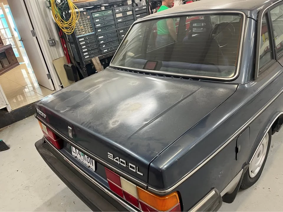 1988 Volvo 244 - Image 2 of 3