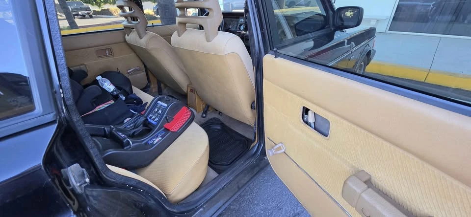 1988 Volvo 244 - Image 17 of 19