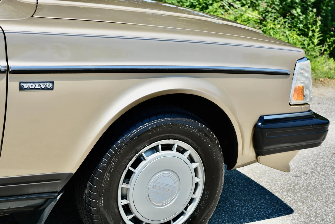 1988 Volvo 244 - Image 31 of 31