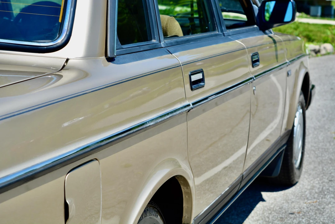 1988 Volvo 244 - Image 26 of 31
