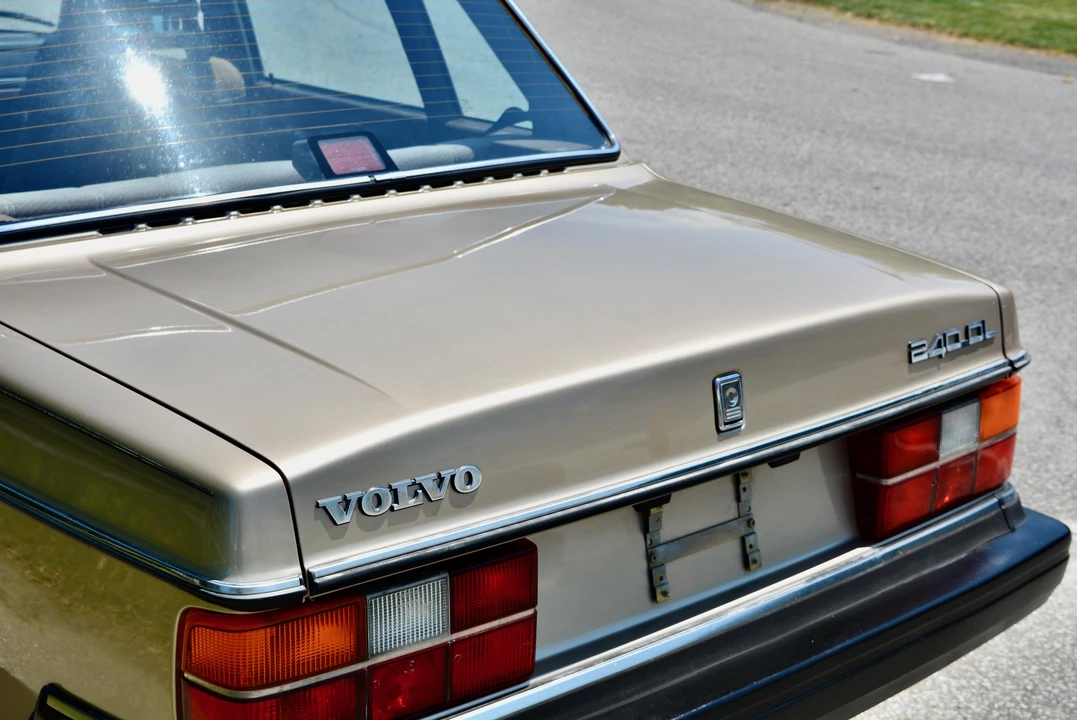 1988 Volvo 244 - Image 22 of 31
