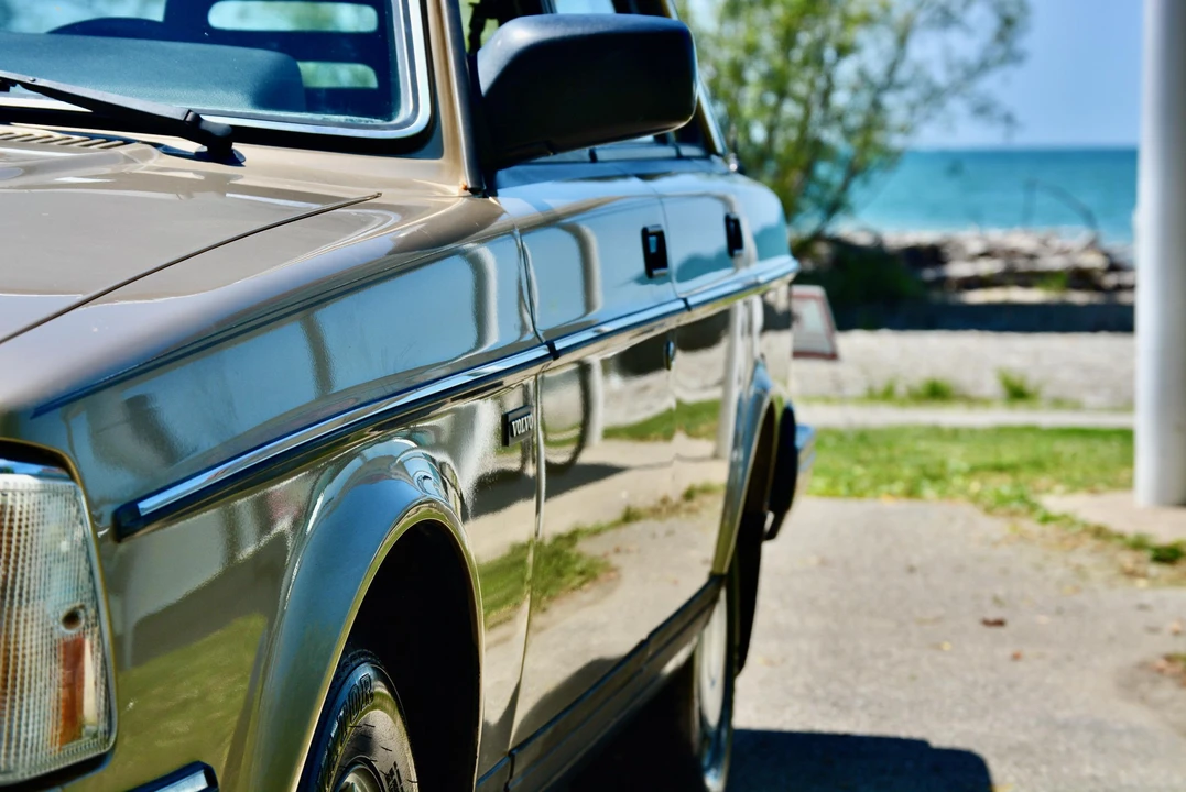 1988 Volvo 244 - Image 13 of 31