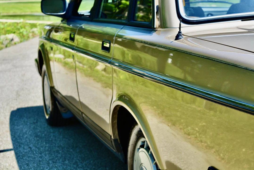 1988 Volvo 244 - Image 21 of 31