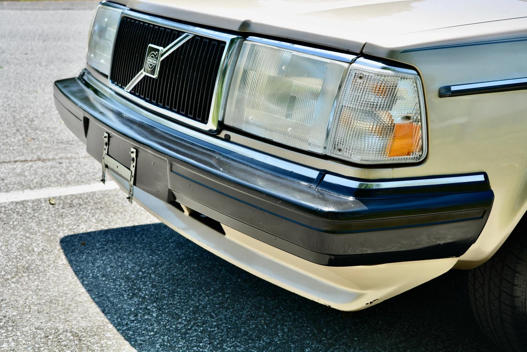 1988 Volvo 244 - Image 14 of 31