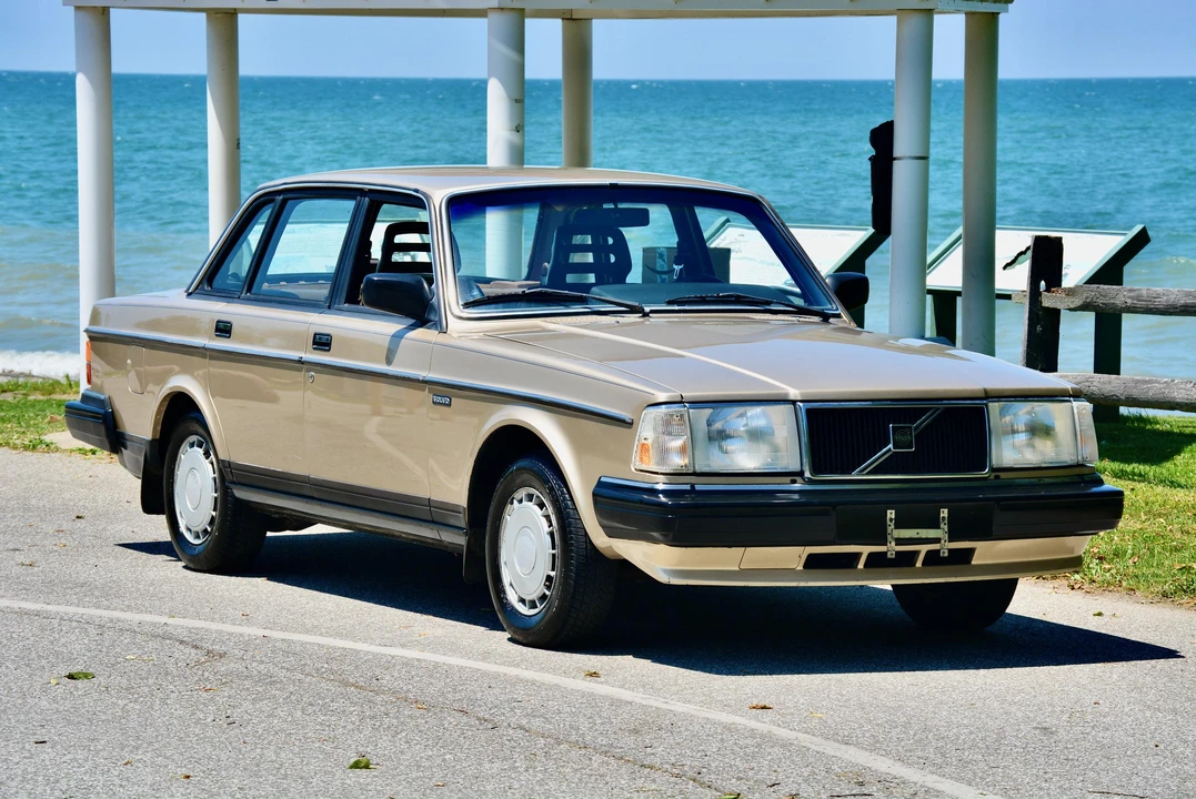 1988 Volvo 244 - Image 9 of 31