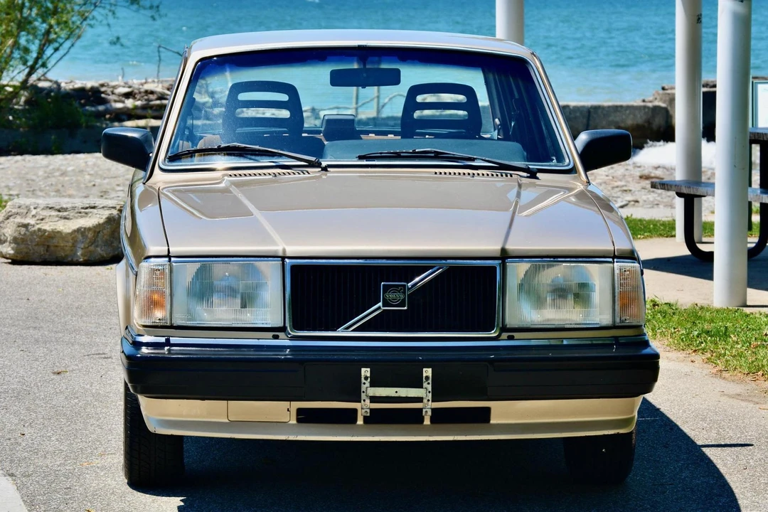 1988 Volvo 244 - Image 2 of 31