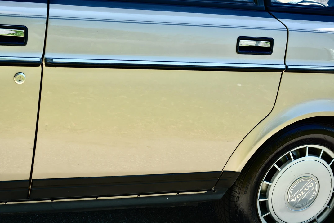 1988 Volvo 244 - Image 19 of 31