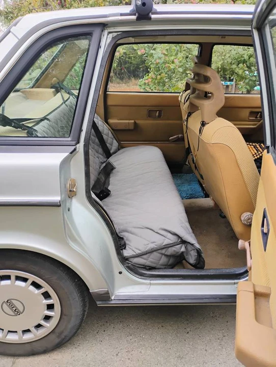 1988 Volvo 244 - Image 4 of 8