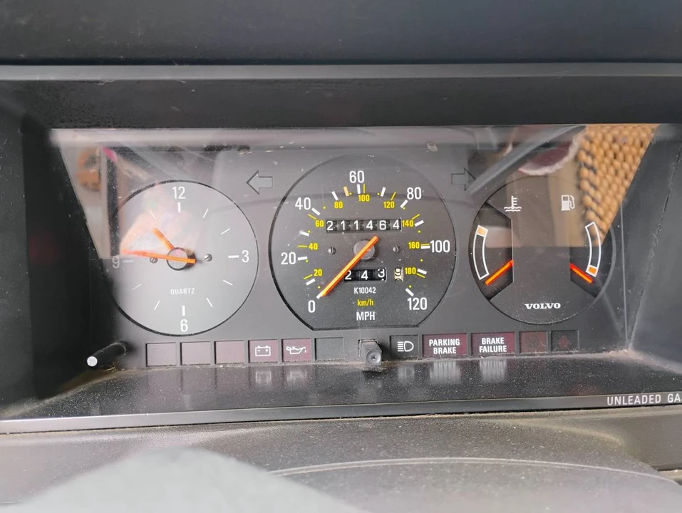 1988 Volvo 244 - Image 6 of 8