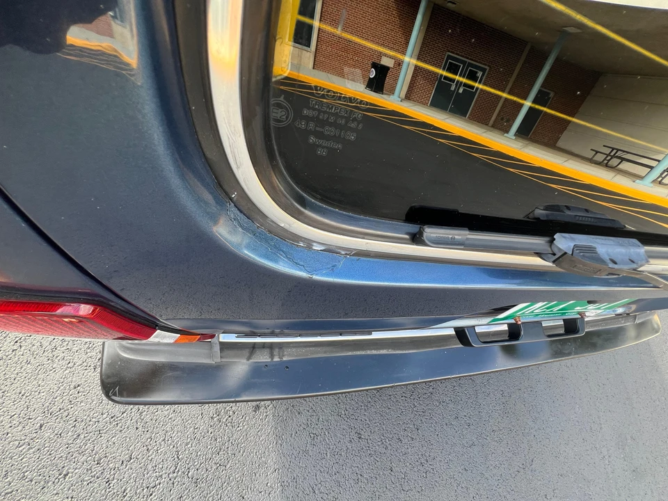 1988 Volvo 245 - Image 18 of 31