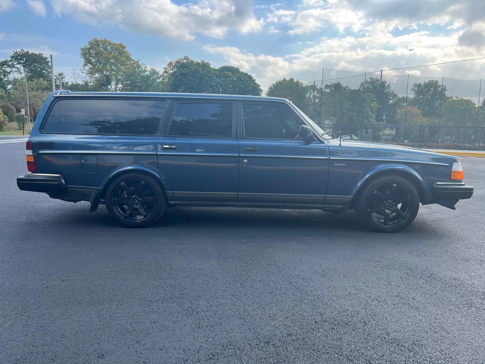 1988 Volvo 245 - Image 8 of 31