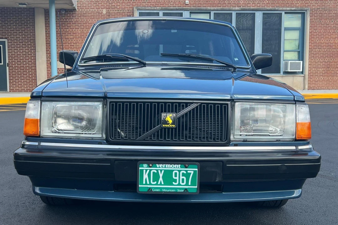 1988 Volvo 245 - Image 2 of 31