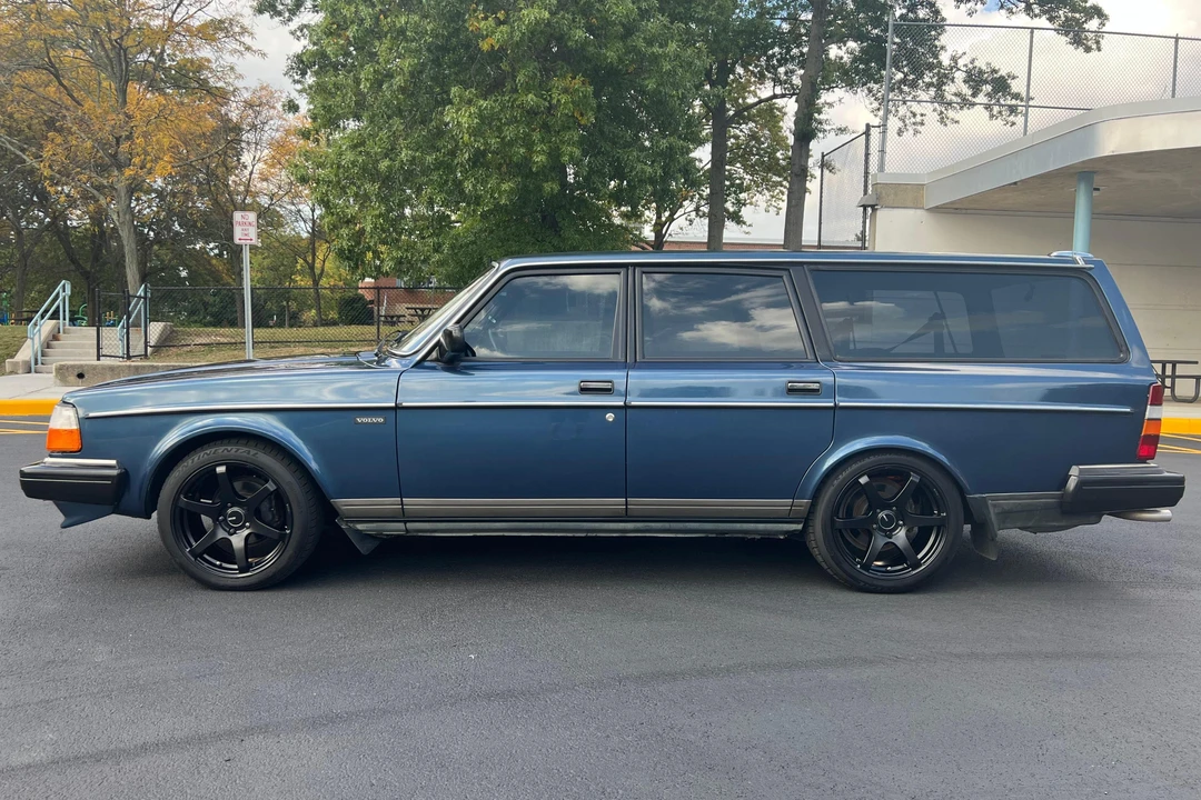 1988 Volvo 245 - Image 3 of 31