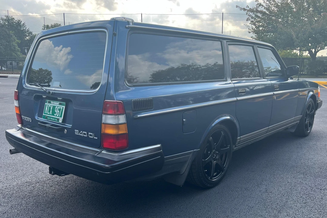 1988 Volvo 245 - Image 4 of 31