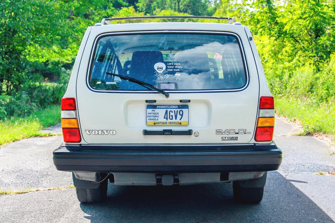 1988 Volvo 245 - Image 5 of 12