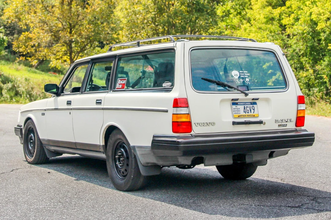 1988 Volvo 245 - Image 4 of 12