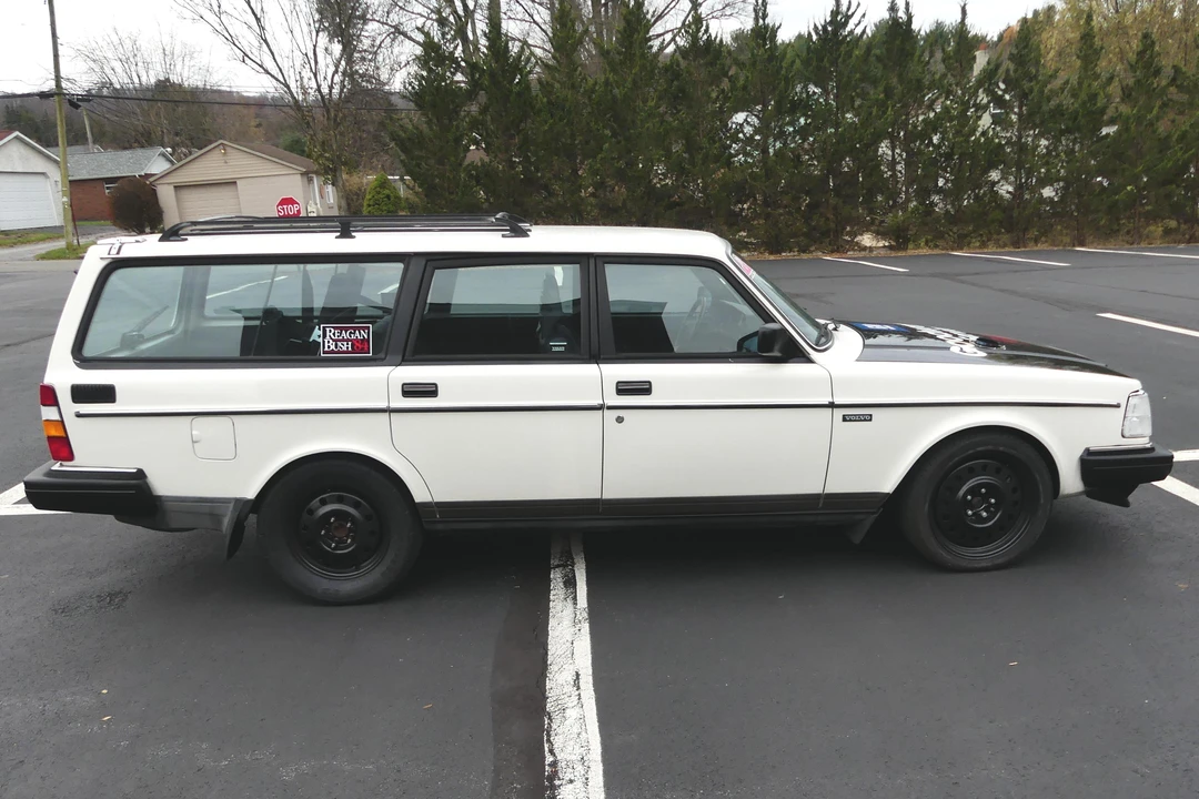 1988 Volvo 245 - Image 3 of 12