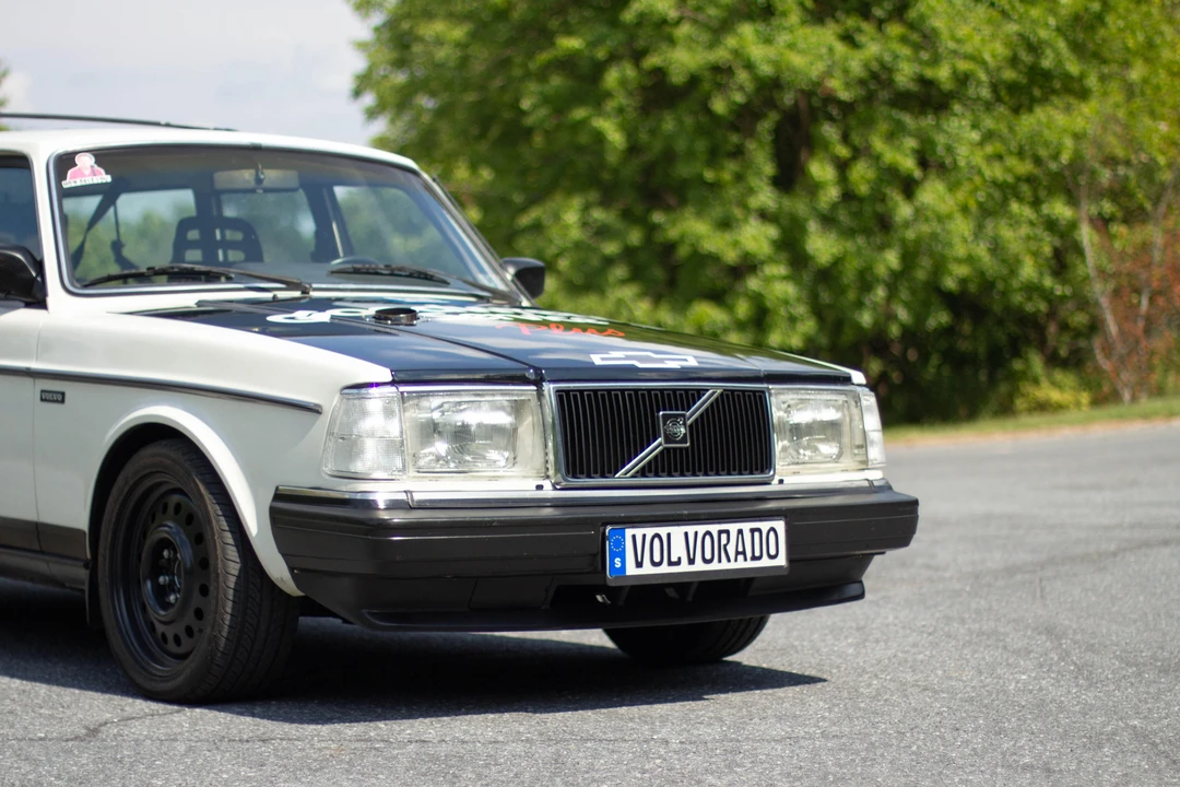 1988 Volvo 245 - Image 10 of 12
