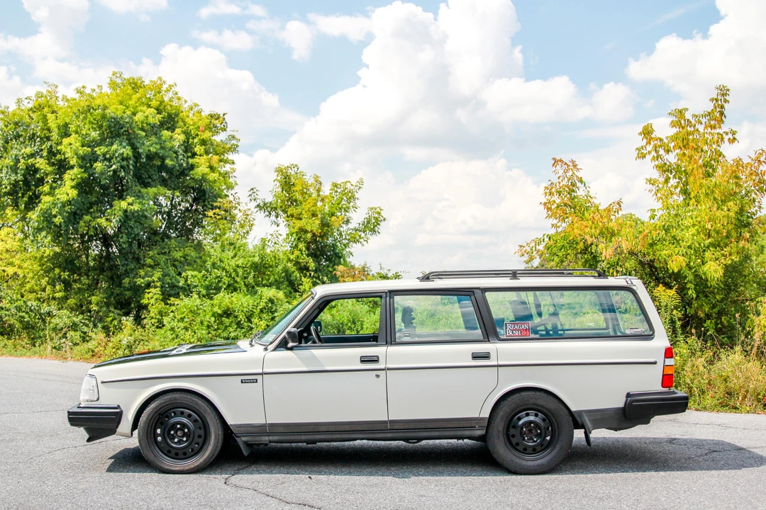 1988 Volvo 245 - Image 8 of 12