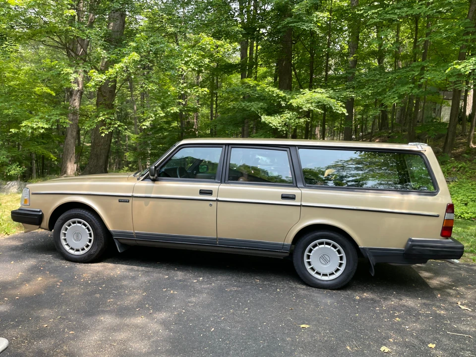 1988 Volvo 245 - Image 9 of 31