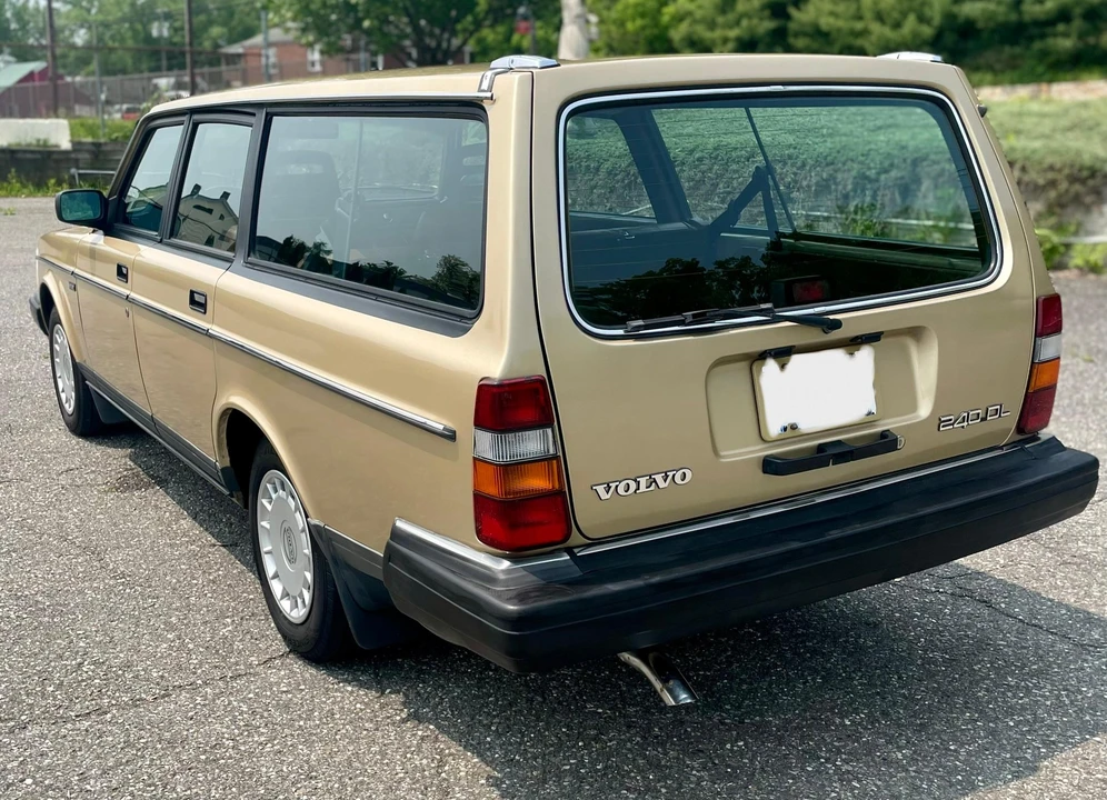 1988 Volvo 245 - Image 10 of 31