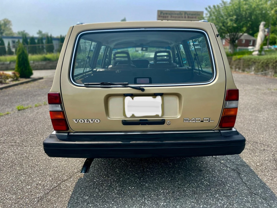 1988 Volvo 245 - Image 16 of 31