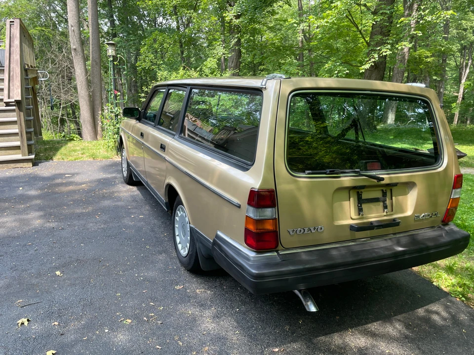 1988 Volvo 245 - Image 14 of 31