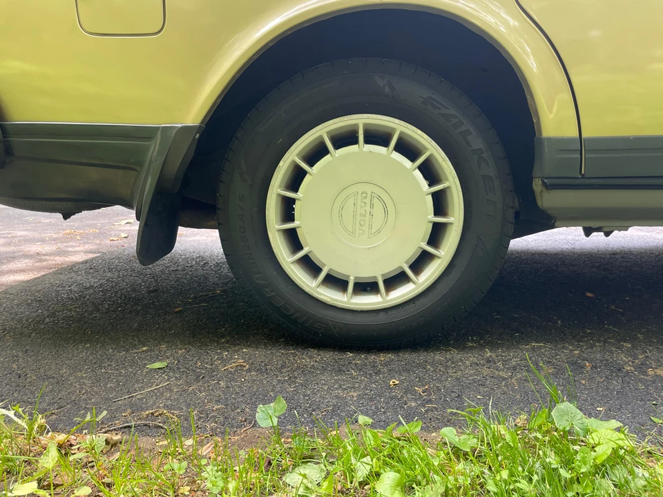1988 Volvo 245 - Image 31 of 31