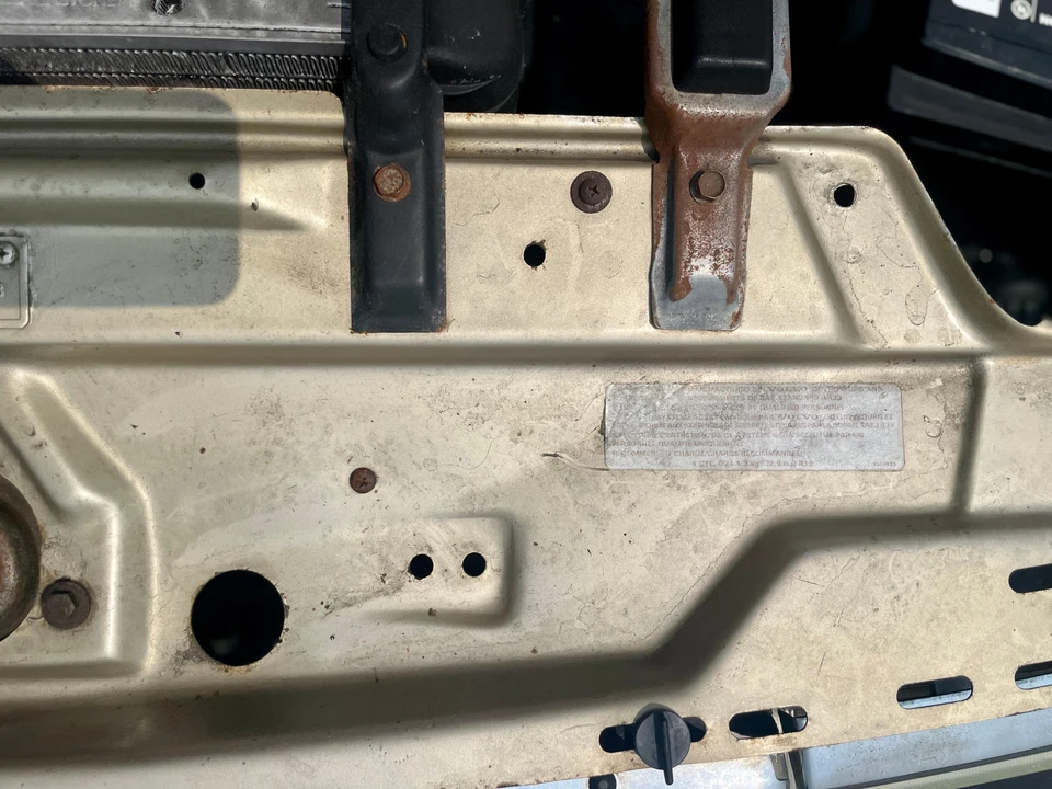 1988 Volvo 245 - Image 28 of 31
