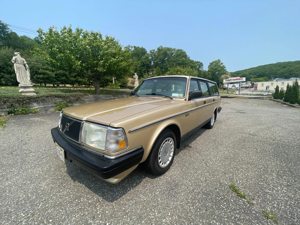1988 Volvo 245 - Image 7 of 31