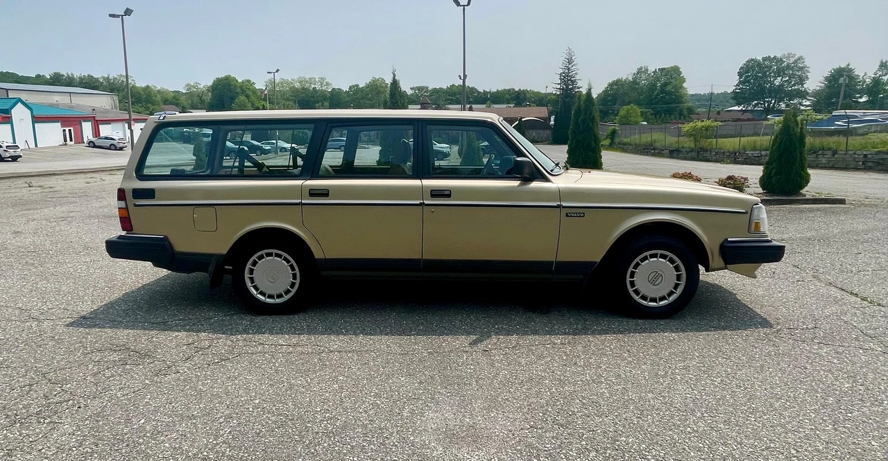 1988 Volvo 245 - Image 19 of 31
