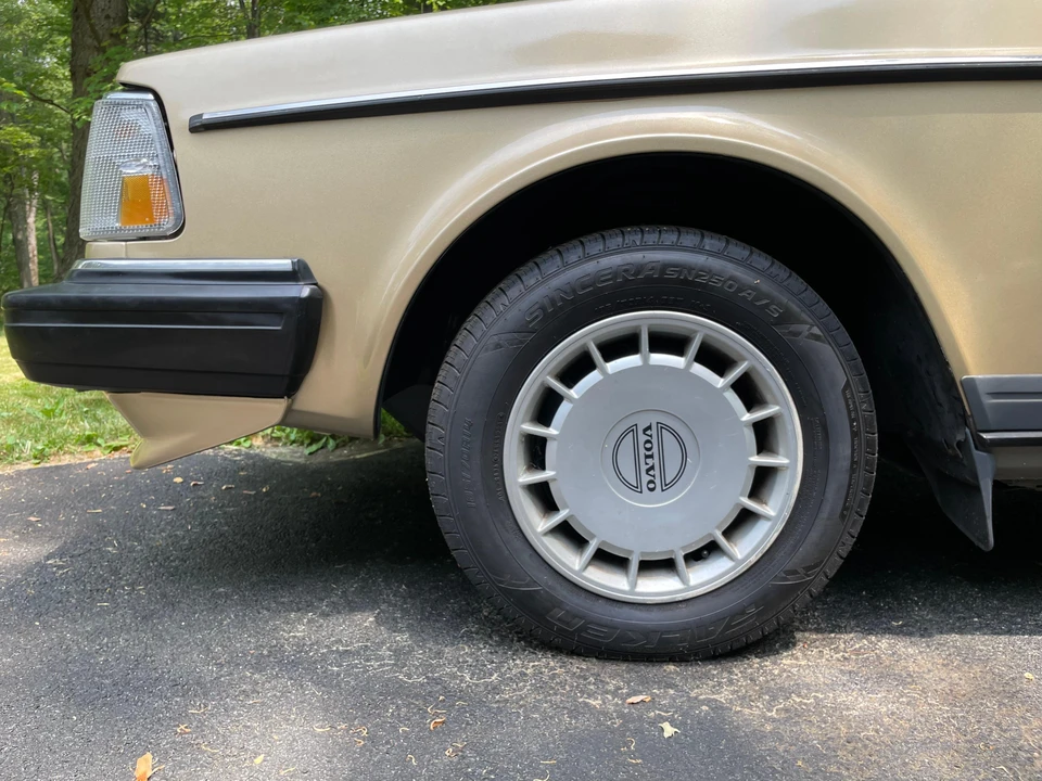 1988 Volvo 245 - Image 29 of 31