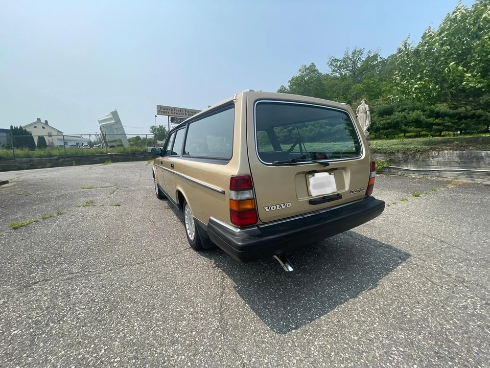 1988 Volvo 245 - Image 12 of 31